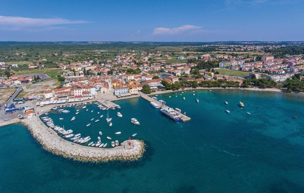 Apartments Villa Leonard - Modern Stay With Private Rooftop Jacuzzi & Sea Views, Barbariga, Vodnjan, Istria, Croatia Dış mekan fotoğraf